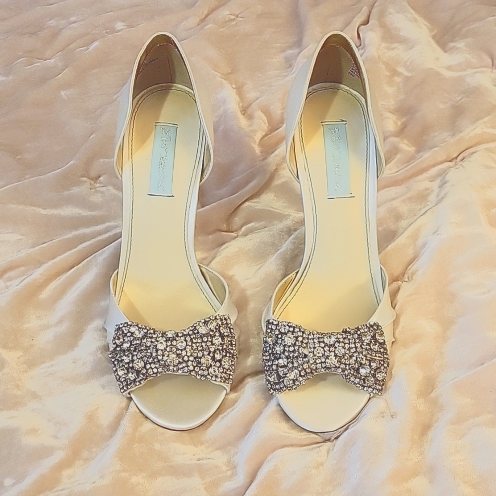 Betsey Johnson Blue heels, size 9.5